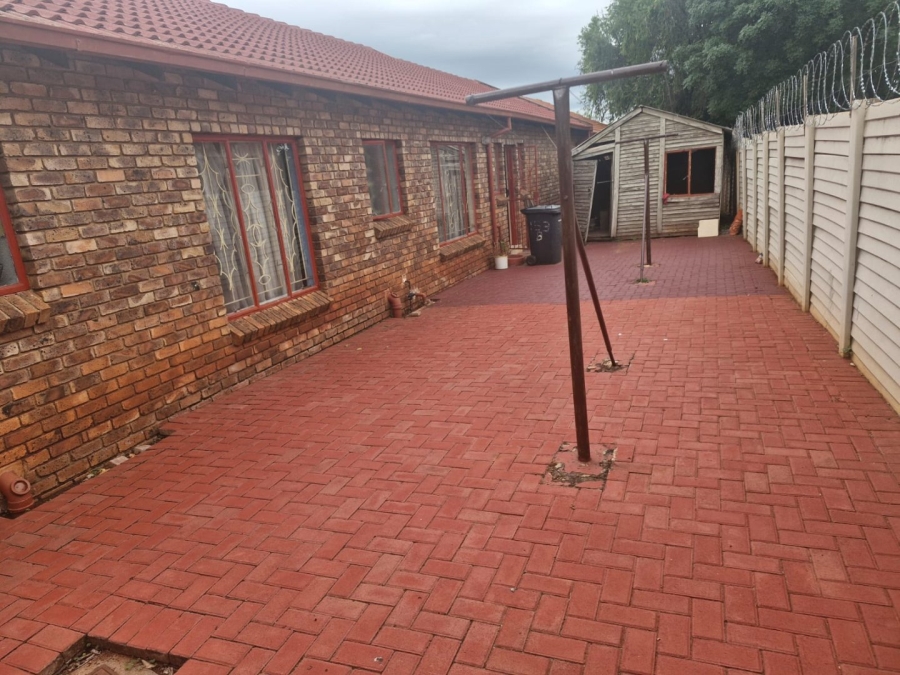3 Bedroom Property for Sale in Chantelle Gauteng