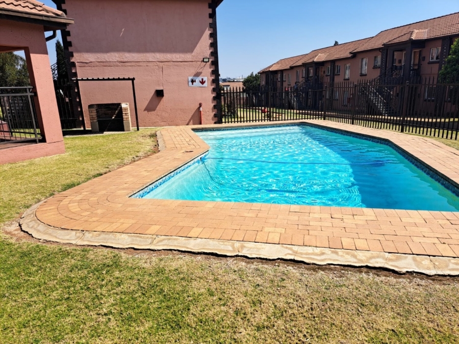 To Let 2 Bedroom Property for Rent in Terenure Gauteng