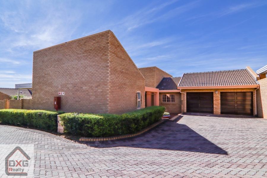 3 Bedroom Property for Sale in Zwartkop Gauteng