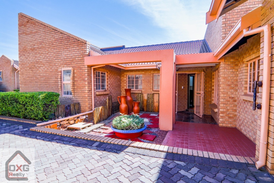 3 Bedroom Property for Sale in Zwartkop Gauteng