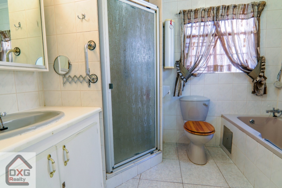 3 Bedroom Property for Sale in Zwartkop Gauteng