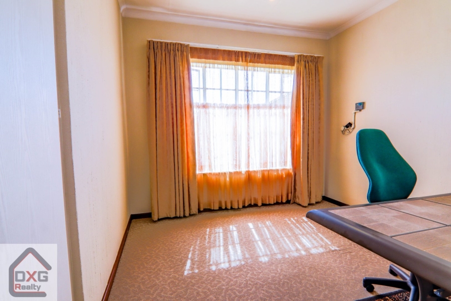 3 Bedroom Property for Sale in Zwartkop Gauteng