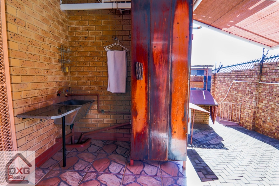 3 Bedroom Property for Sale in Zwartkop Gauteng