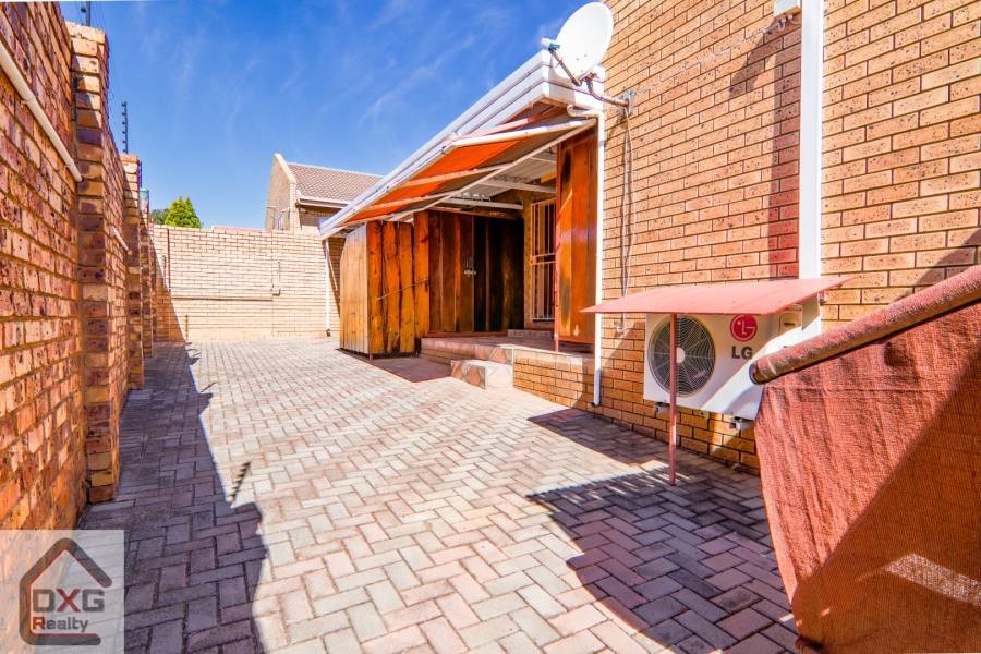 3 Bedroom Property for Sale in Zwartkop Gauteng