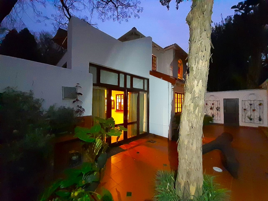 6 Bedroom Property for Sale in Greenside Gauteng