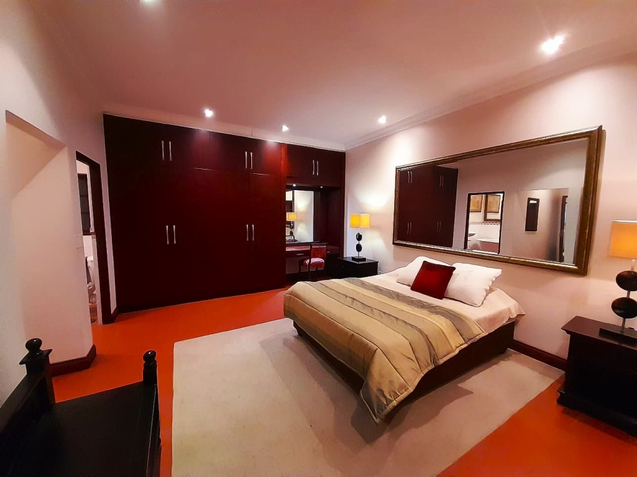 6 Bedroom Property for Sale in Greenside Gauteng