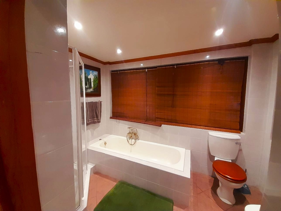 6 Bedroom Property for Sale in Greenside Gauteng