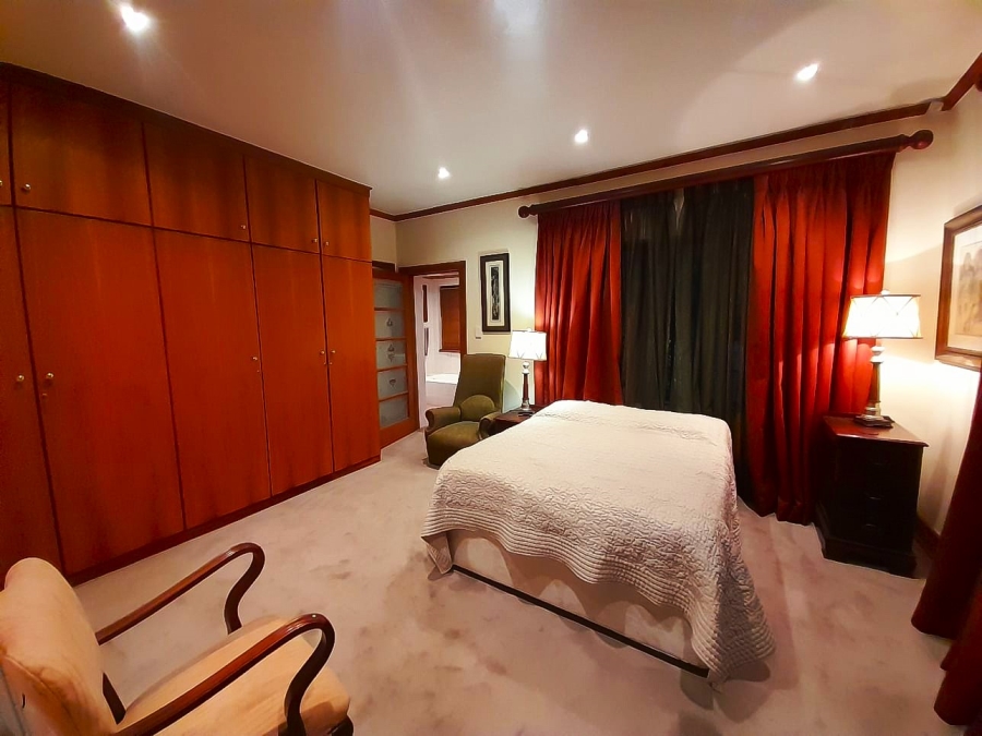 6 Bedroom Property for Sale in Greenside Gauteng