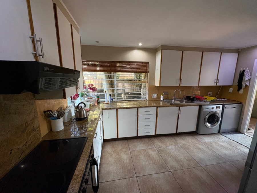 3 Bedroom Property for Sale in Faerie Glen Gauteng