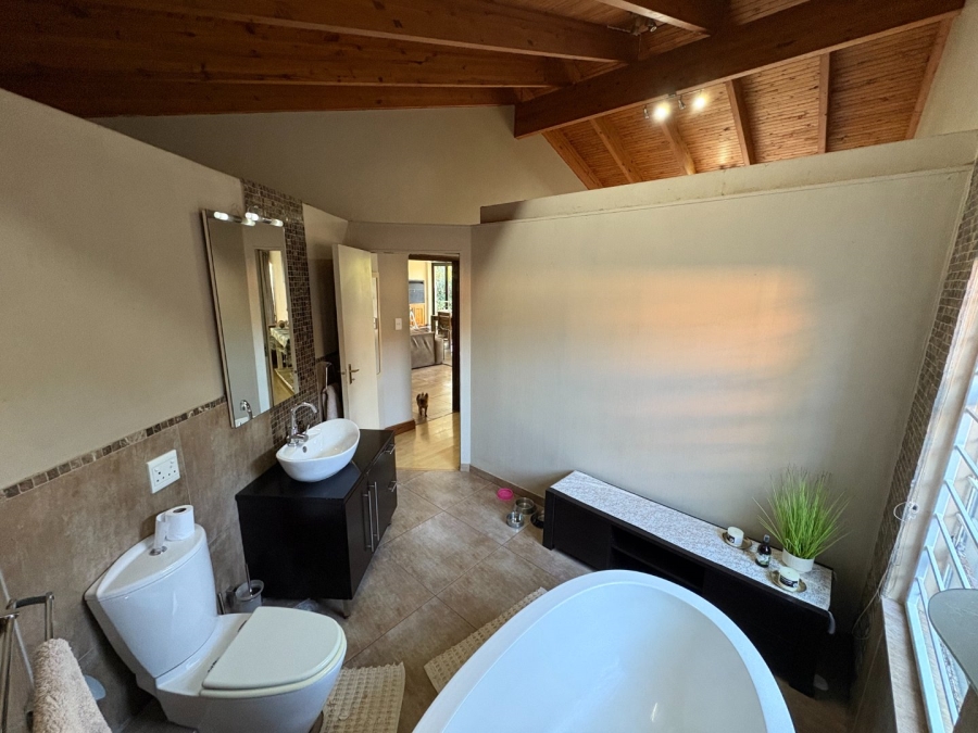 3 Bedroom Property for Sale in Faerie Glen Gauteng