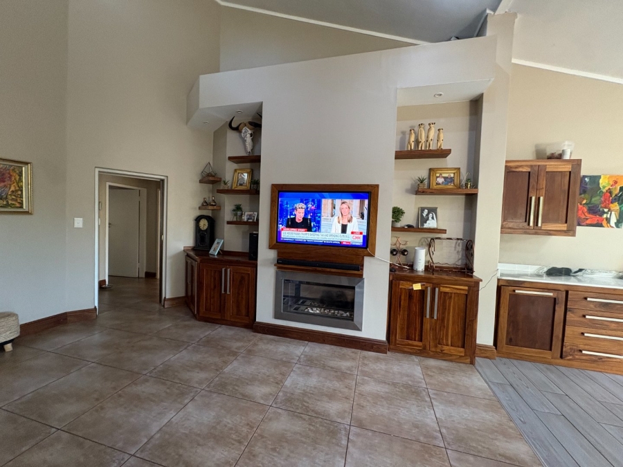 3 Bedroom Property for Sale in Faerie Glen Gauteng