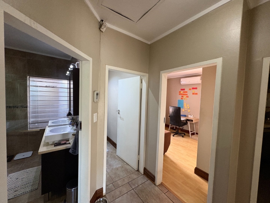 3 Bedroom Property for Sale in Faerie Glen Gauteng