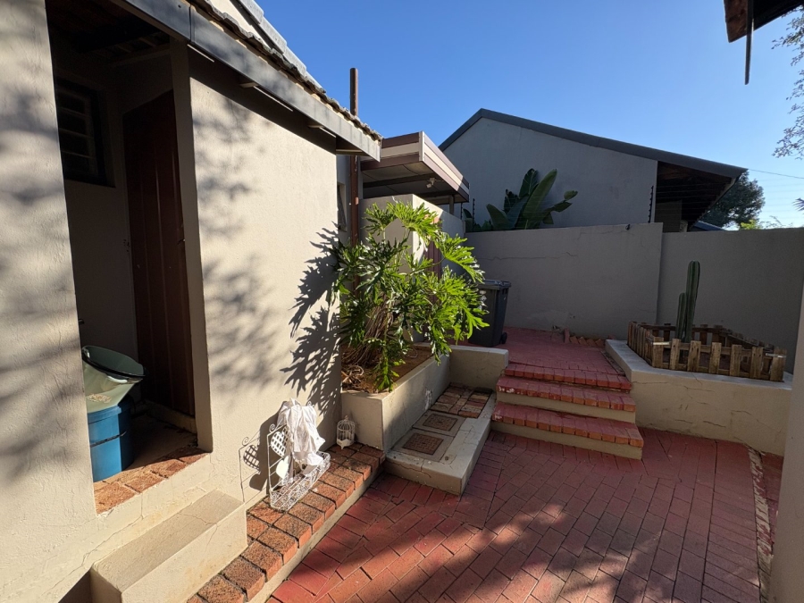 3 Bedroom Property for Sale in Faerie Glen Gauteng