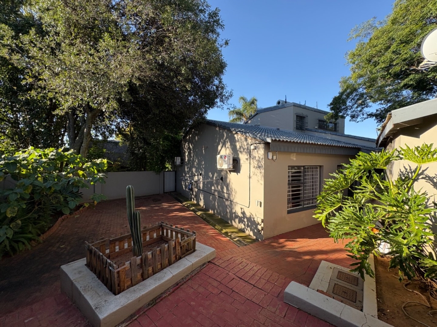 3 Bedroom Property for Sale in Faerie Glen Gauteng
