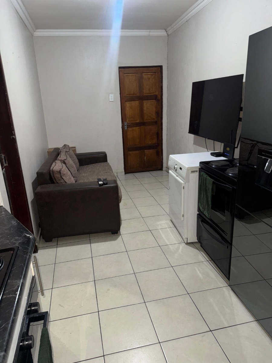 To Let 1 Bedroom Property for Rent in Vosloorus Gauteng