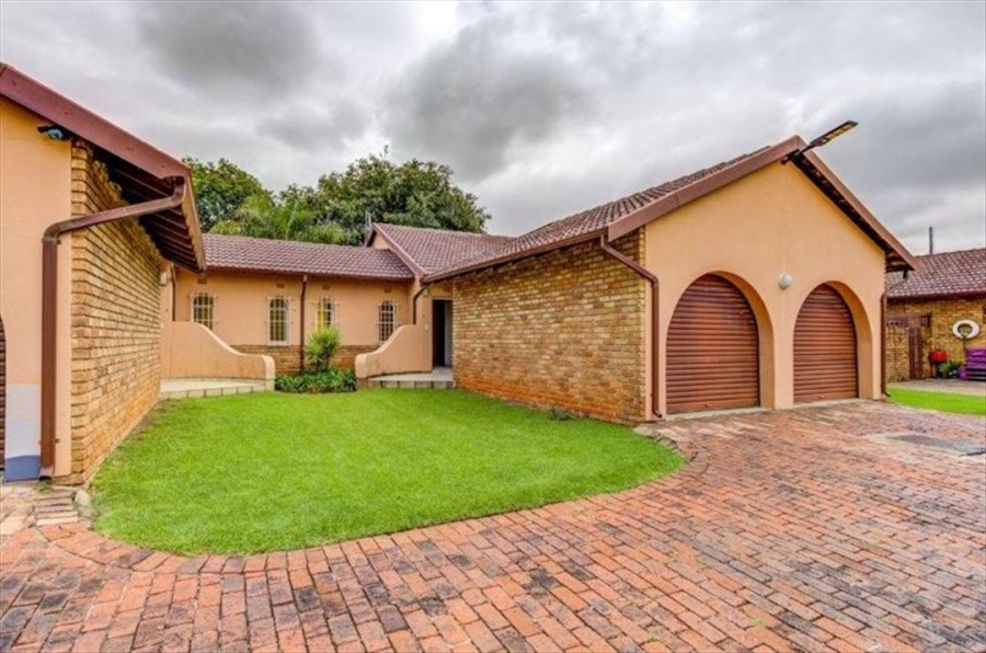 2 Bedroom Property for Sale in Birchleigh Gauteng