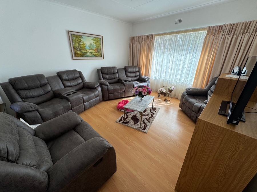3 Bedroom Property for Sale in Birchleigh North Gauteng