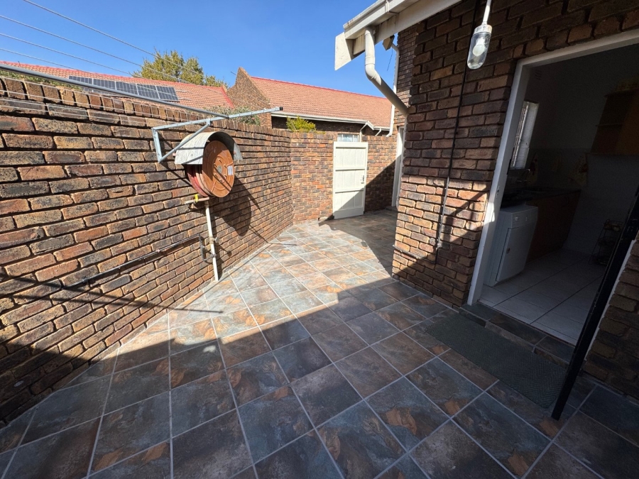 3 Bedroom Property for Sale in Birchleigh North Gauteng
