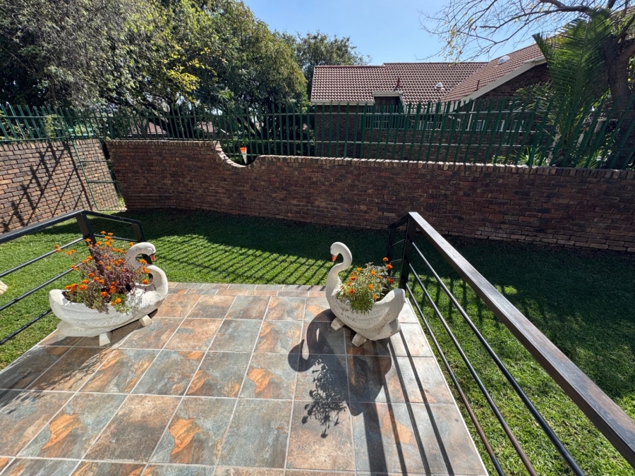 3 Bedroom Property for Sale in Birchleigh North Gauteng