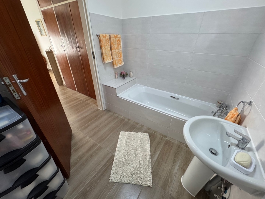 3 Bedroom Property for Sale in Birchleigh North Gauteng