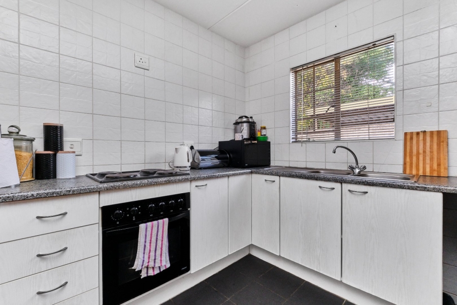 2 Bedroom Property for Sale in Sonneglans Gauteng