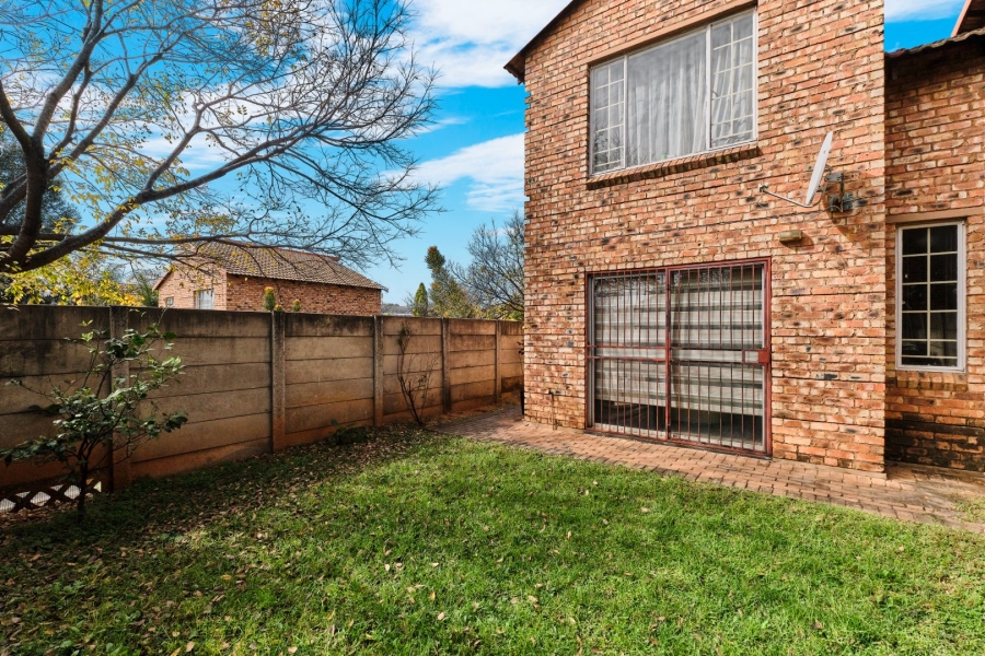 2 Bedroom Property for Sale in Sonneglans Gauteng