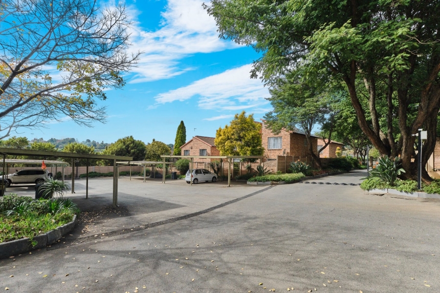 2 Bedroom Property for Sale in Sonneglans Gauteng