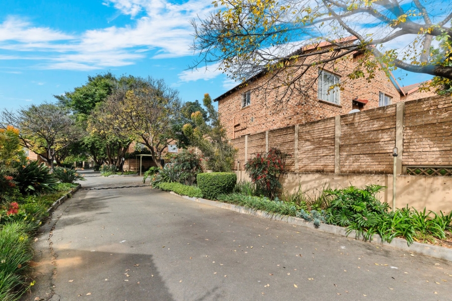 2 Bedroom Property for Sale in Sonneglans Gauteng