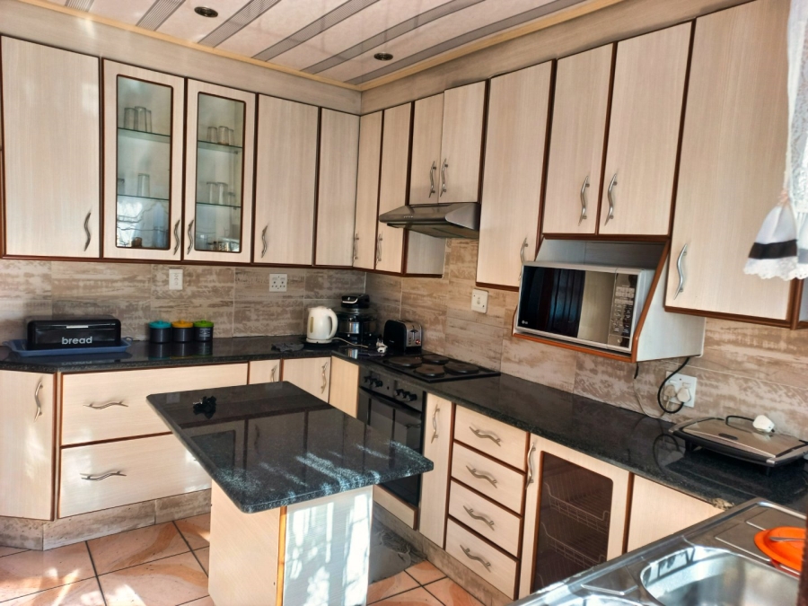 4 Bedroom Property for Sale in Actonville Gauteng