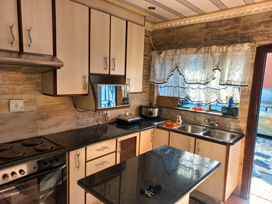 4 Bedroom Property for Sale in Actonville Gauteng
