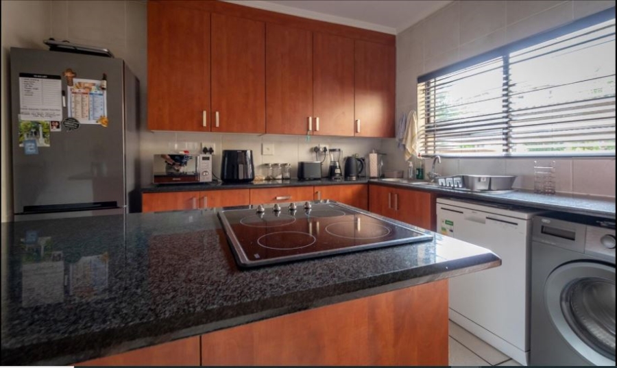 2 Bedroom Property for Sale in Sunninghill Gauteng