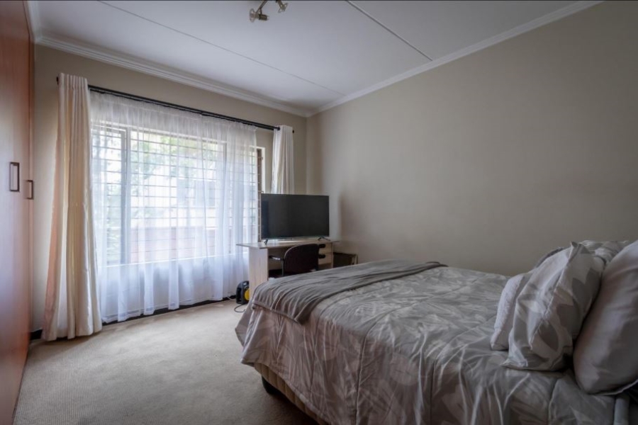 2 Bedroom Property for Sale in Sunninghill Gauteng