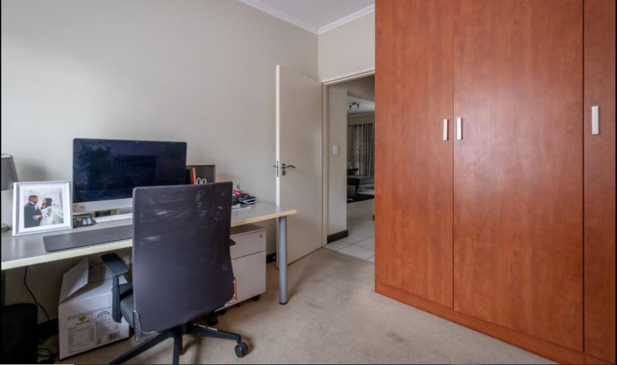2 Bedroom Property for Sale in Sunninghill Gauteng