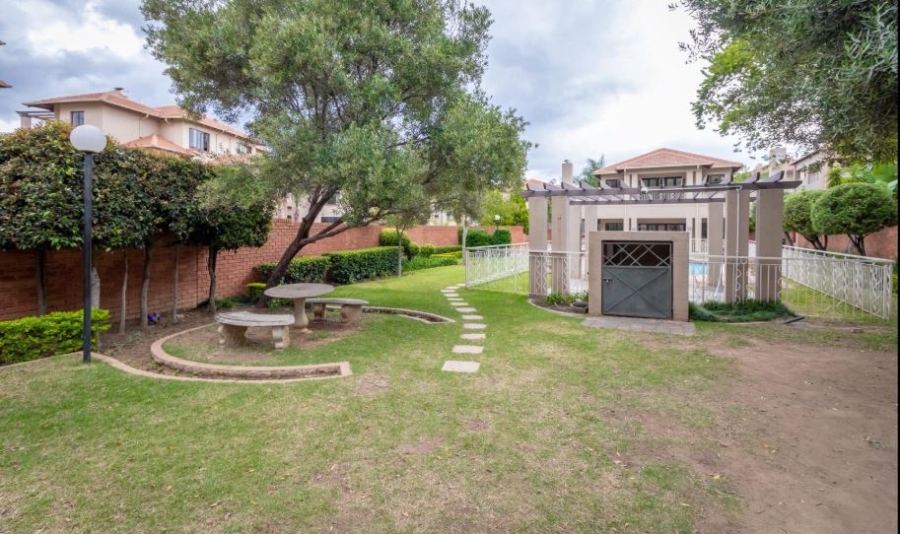 2 Bedroom Property for Sale in Sunninghill Gauteng