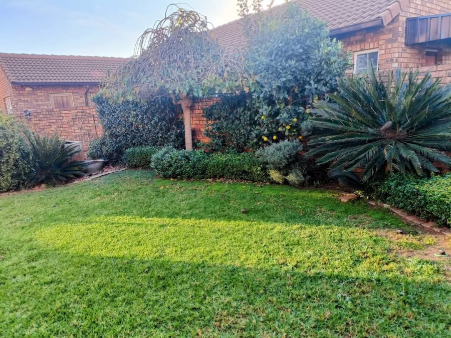 3 Bedroom Property for Sale in Eldoraigne Gauteng