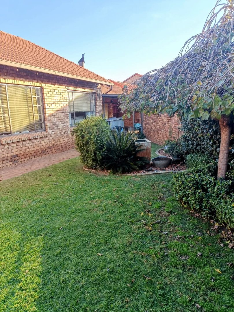 3 Bedroom Property for Sale in Eldoraigne Gauteng