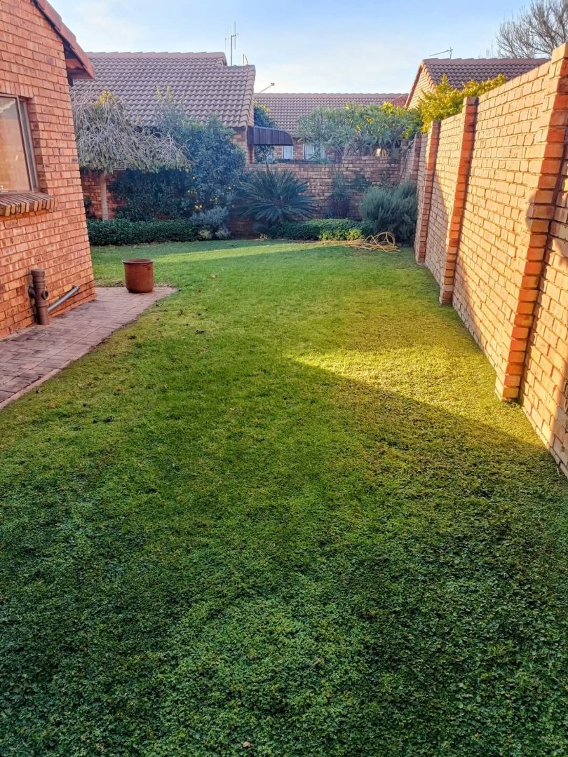 3 Bedroom Property for Sale in Eldoraigne Gauteng