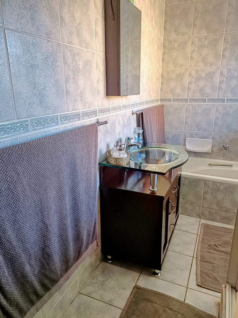 3 Bedroom Property for Sale in Eldoraigne Gauteng