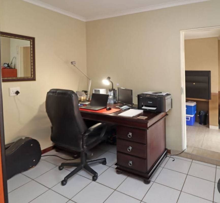 3 Bedroom Property for Sale in Eldoraigne Gauteng