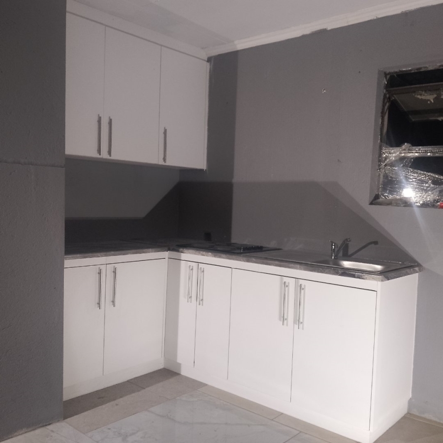 To Let 1 Bedroom Property for Rent in Rooihuiskraal Gauteng