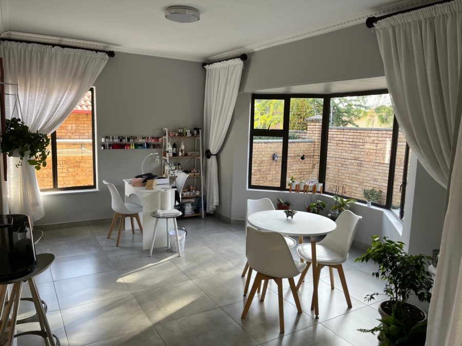 To Let 3 Bedroom Property for Rent in Farrarmere Gauteng