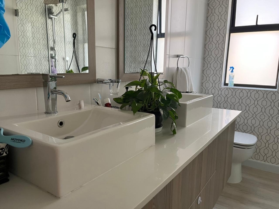 To Let 3 Bedroom Property for Rent in Farrarmere Gauteng