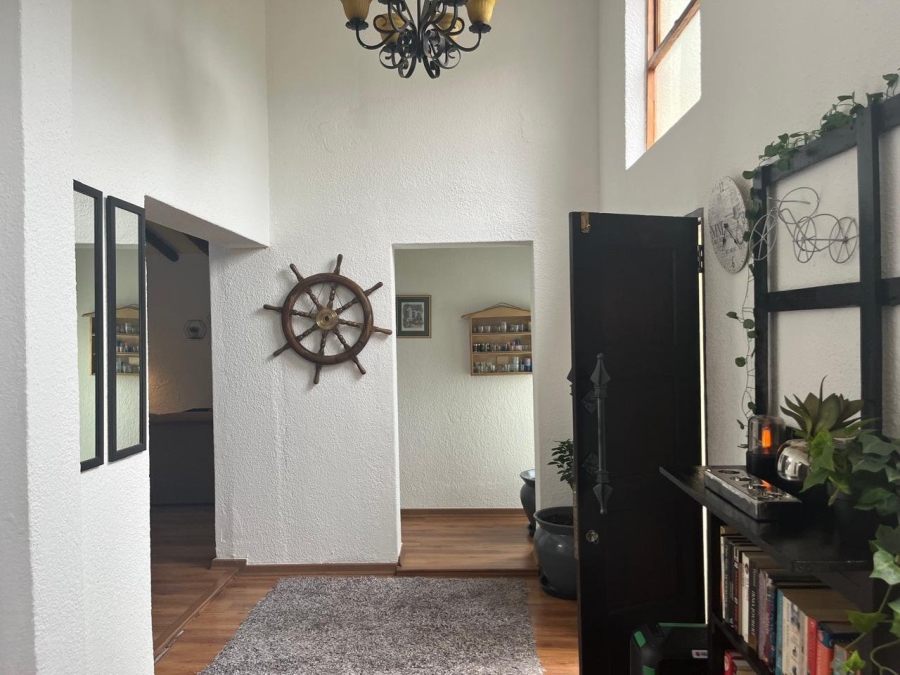 7 Bedroom Property for Sale in Farrarmere Gauteng