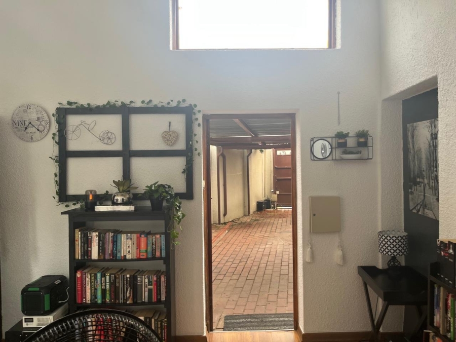 7 Bedroom Property for Sale in Farrarmere Gauteng