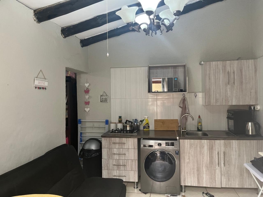 7 Bedroom Property for Sale in Farrarmere Gauteng