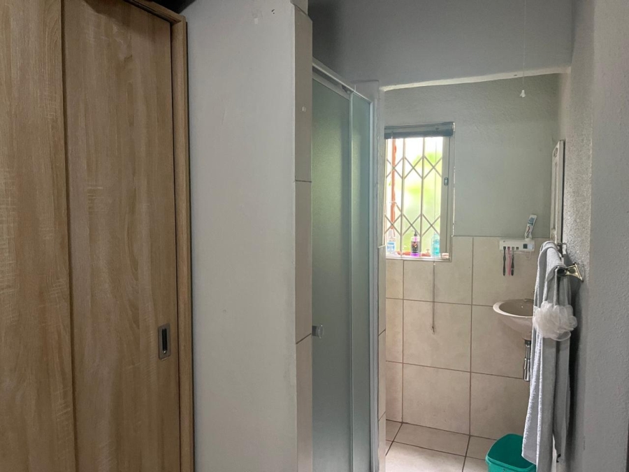 7 Bedroom Property for Sale in Farrarmere Gauteng