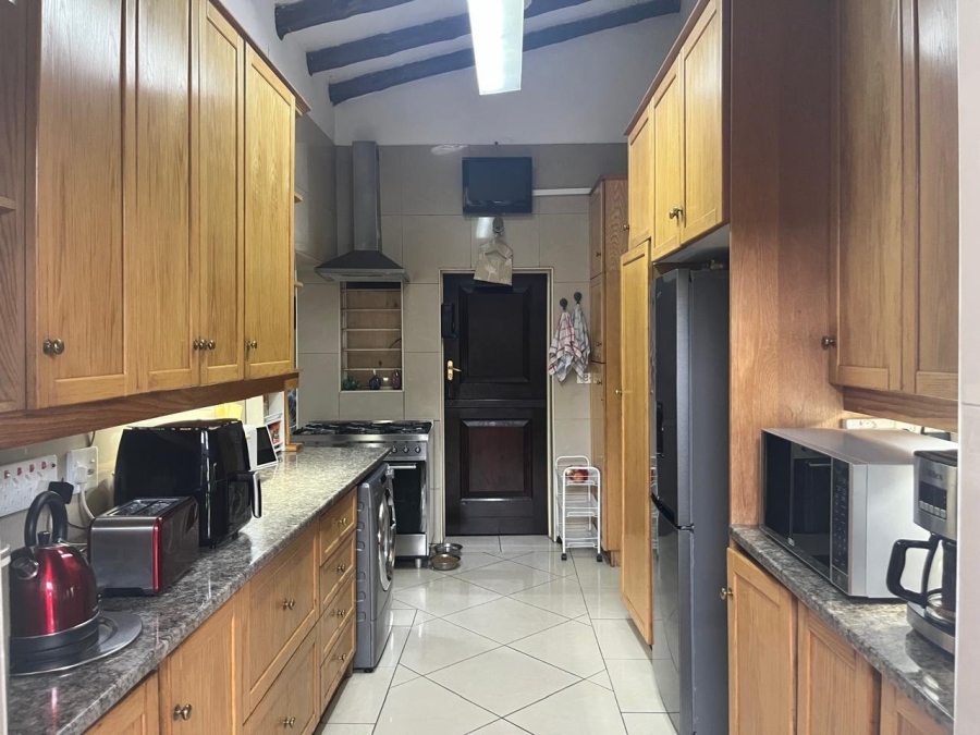 7 Bedroom Property for Sale in Farrarmere Gauteng