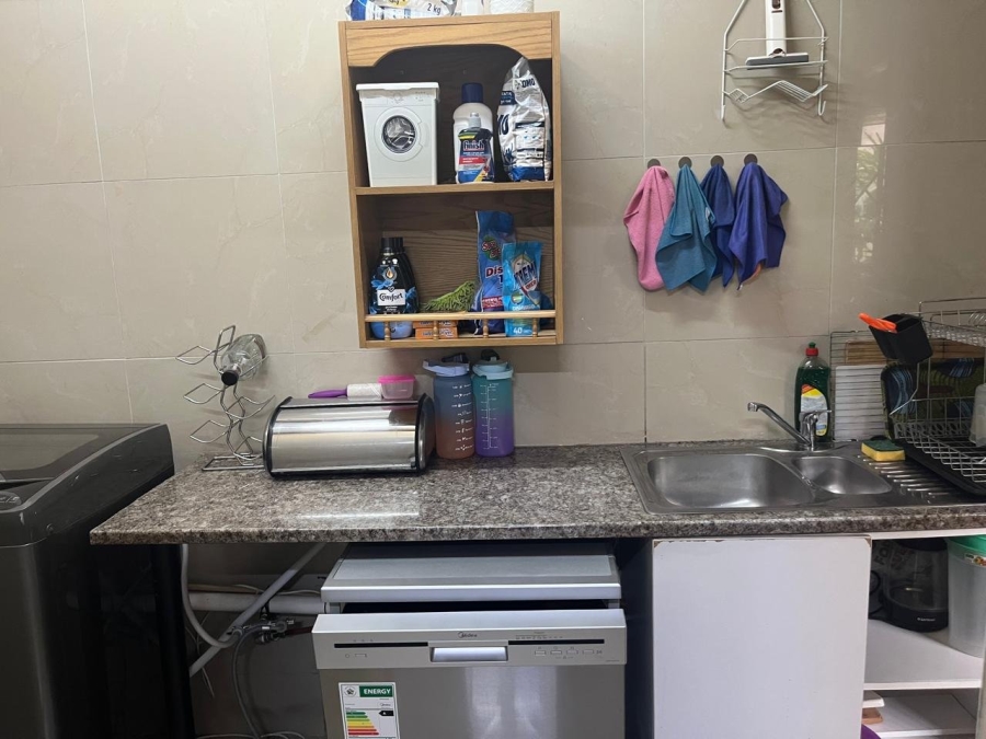 7 Bedroom Property for Sale in Farrarmere Gauteng