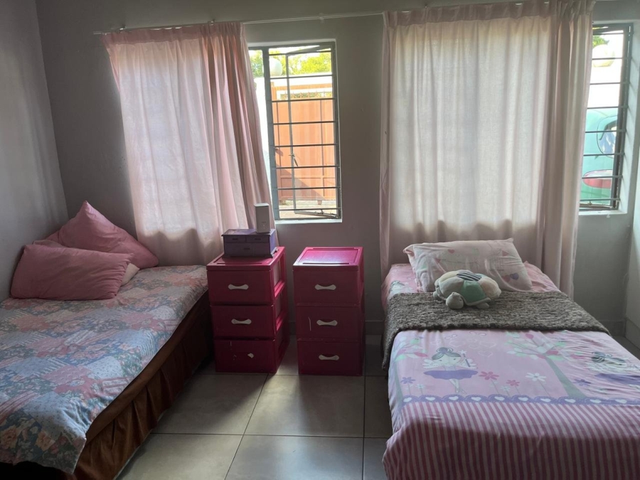 7 Bedroom Property for Sale in Farrarmere Gauteng