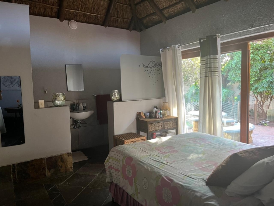 7 Bedroom Property for Sale in Farrarmere Gauteng